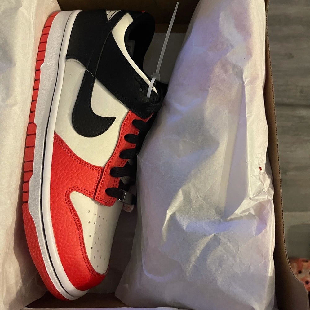 “Bulls 75th Anniversary” Nike Dunks Low (7y , Gs)